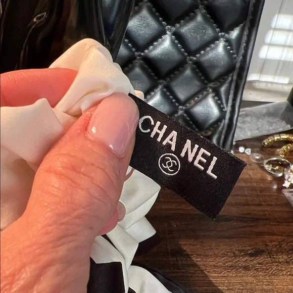 Cream and Black Silk Logo Bow Scrunchie - Picture 4 of 6